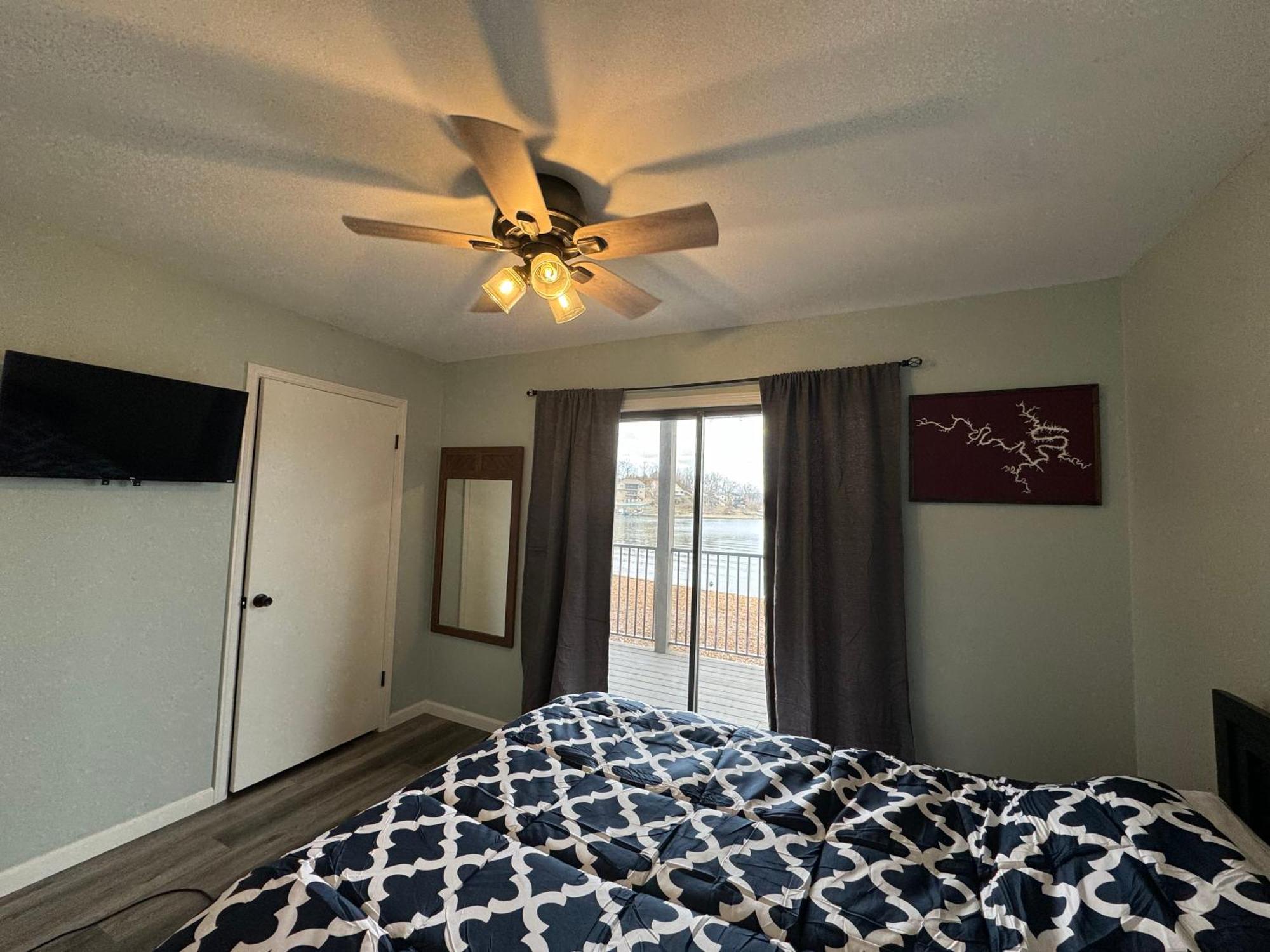 Lakefront Condo With A View Osage Beach Exterior foto